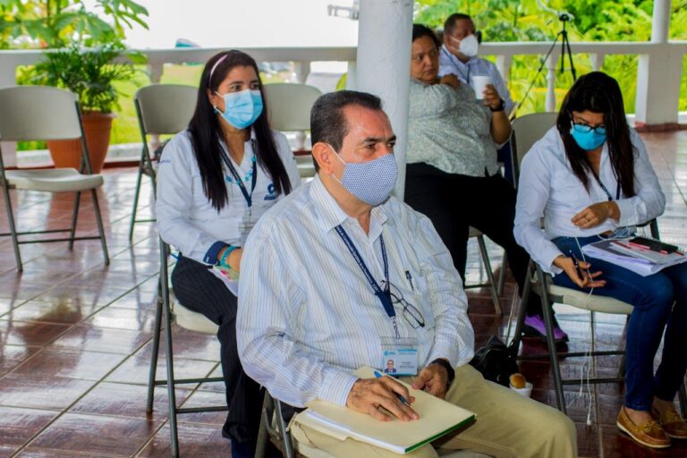 Reunión mesa de Competitividad en el departamento de Izabal